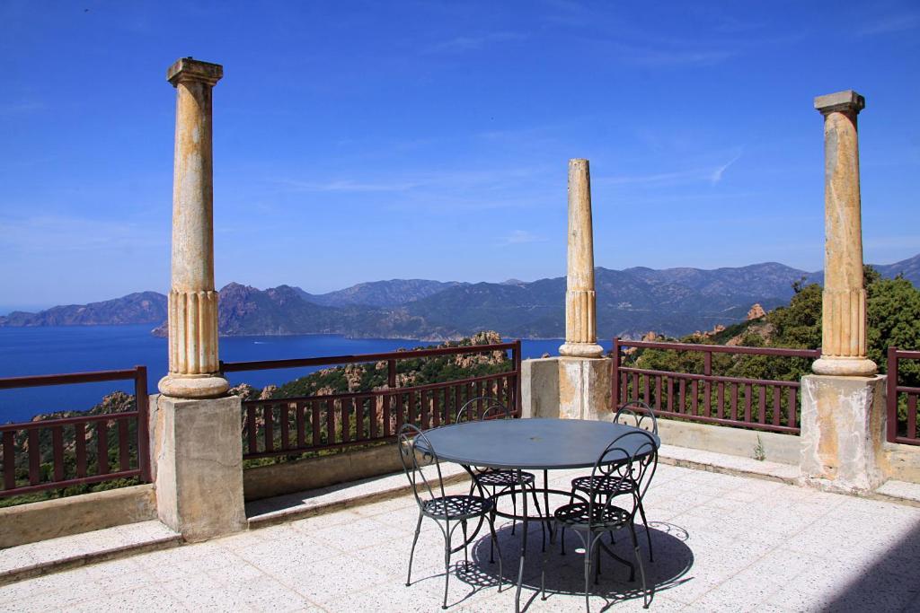 Hotel Les Roches Rouges Piana  Rum bild